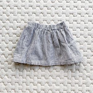Small Shop Nest & Nurture Pocket skirt. Made in Canada.
Size 3T.